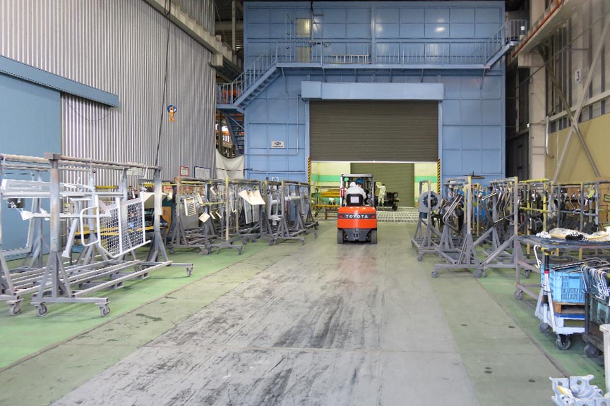 建設機械の塗装関連作業